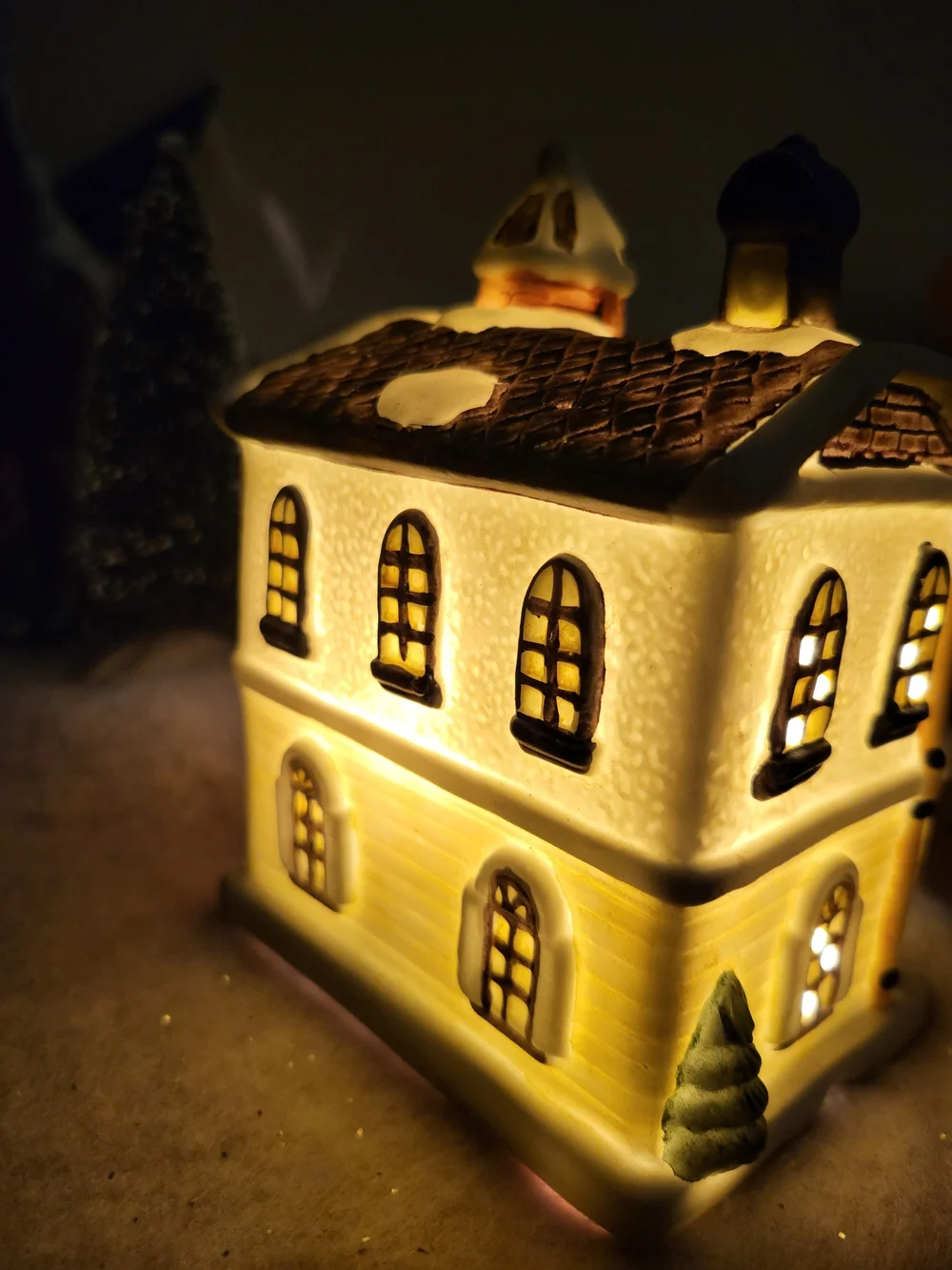 Vintage Victorian Village Collectibles Ceramic City Hall Christmas Village Light